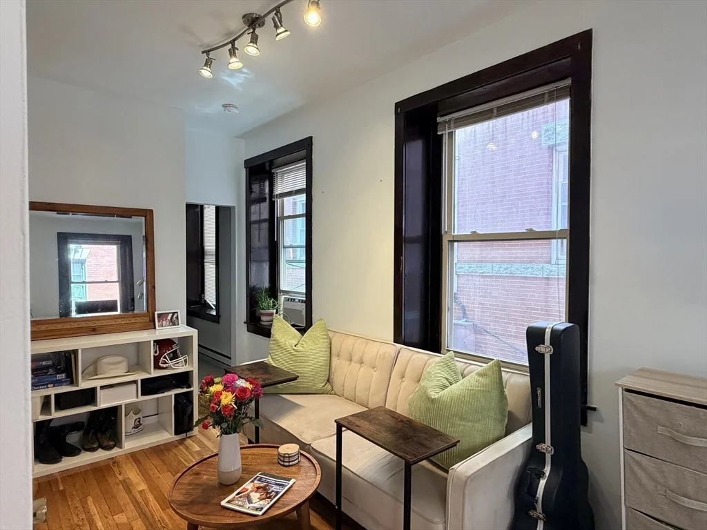 1 bed, 1 bath apartment for rent at 11 Unity Unit 4, North End — photo 2 of 22