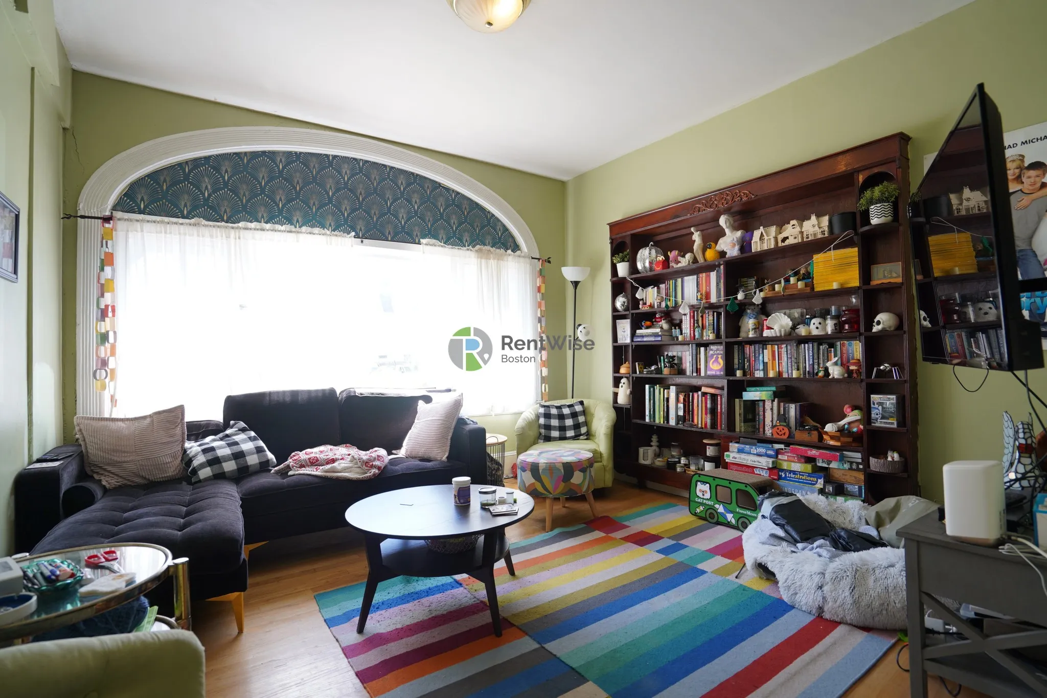 3 bed, 1 bath apartment for rent at 11 Vernon St Unit 1, Coolidge Corner — photo 2 of 20