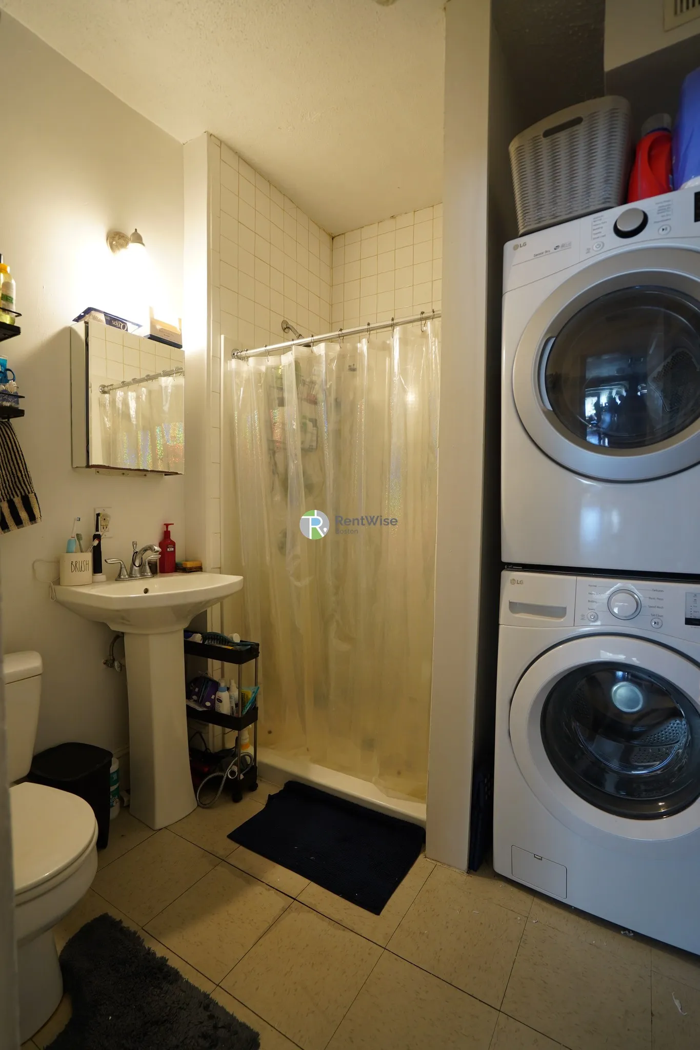 3 bed, 1 bath apartment for rent at 11 Vernon St Unit 1, Coolidge Corner — photo 8 of 20