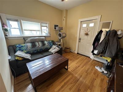 2 bed, 1 bath apartment for rent at 11 Victoria St Unit 1, West Somerville — photo 3 of 14