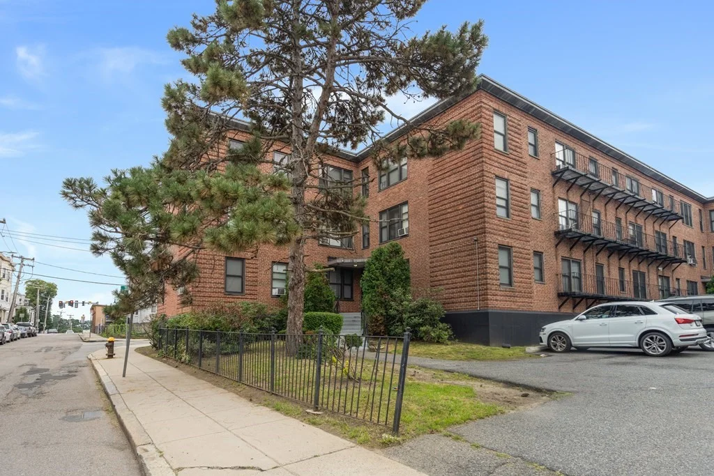2 bed, 1 bath apartment for rent at 11 Victory Rd Unit 27, Dorchester — photo 15 of 16