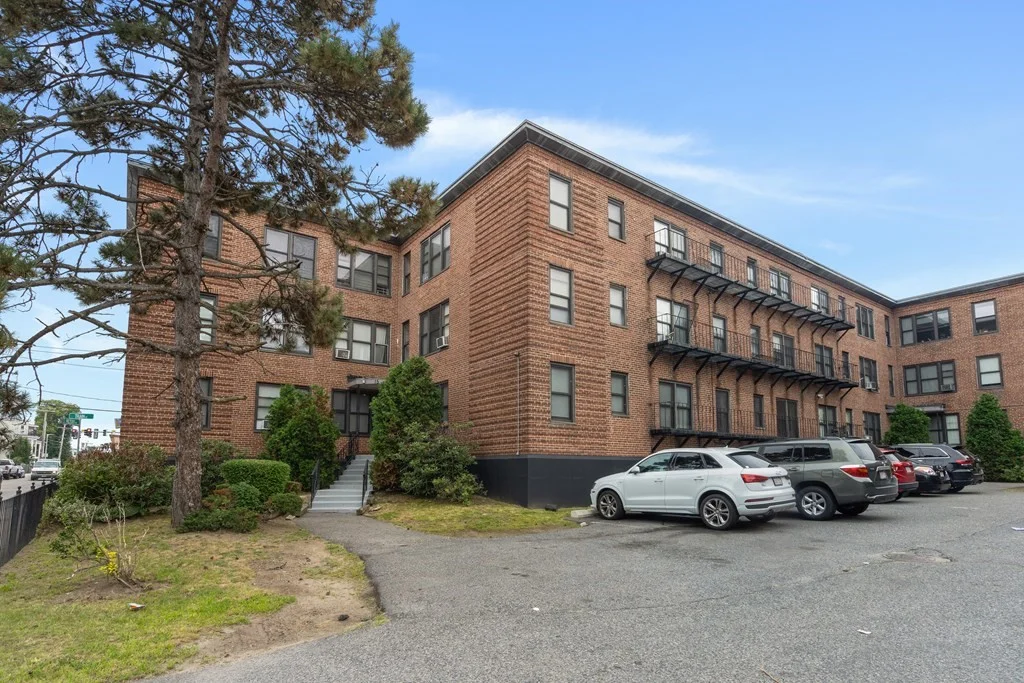 2 bed, 1 bath apartment for rent at 11 Victory Rd Unit 27, Dorchester — photo 13 of 16