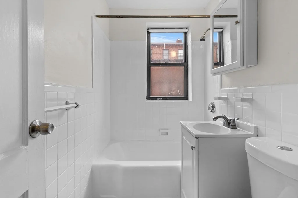 2 bed, 1 bath apartment for rent at 11 Victory Rd Unit 27, Dorchester — photo 5 of 16