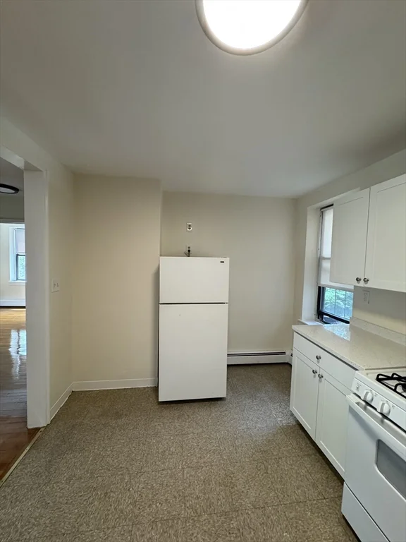 2 bed, 1 bath apartment for rent at 11 Victory Rd Unit 30, Dorchester — photo 4 of 12