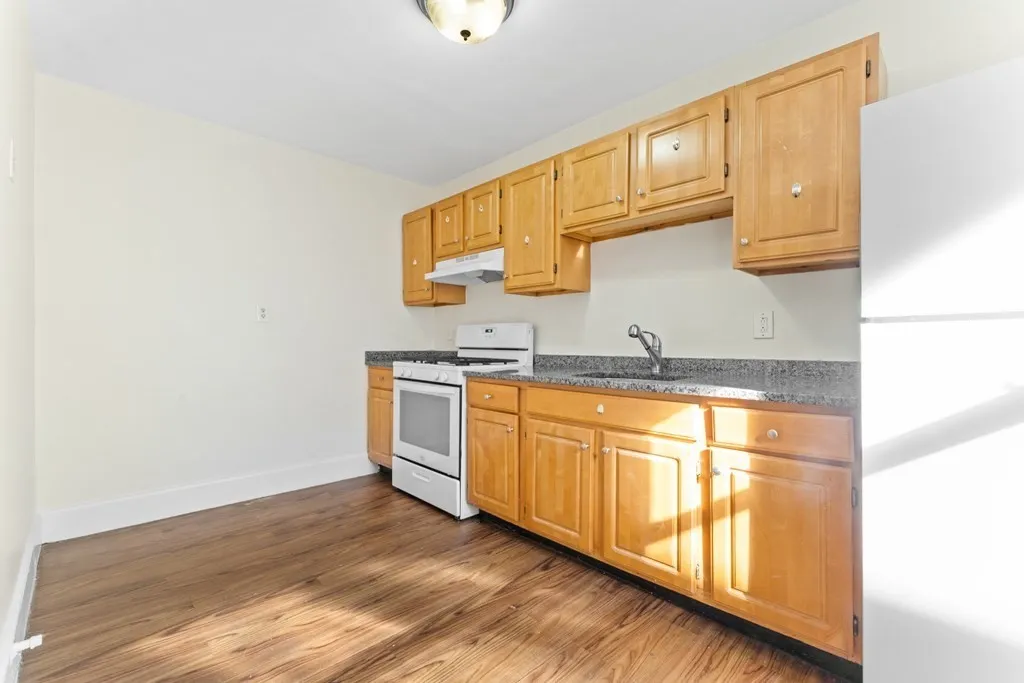 2 bed, 1 bath apartment for rent at 11 Victory Rd Unit 33, Dorchester — photo 2 of 14