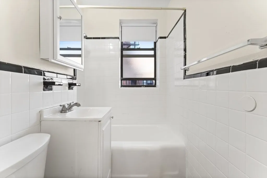 2 bed, 1 bath apartment for rent at 11 Victory Rd Unit 33, Dorchester — photo 6 of 14