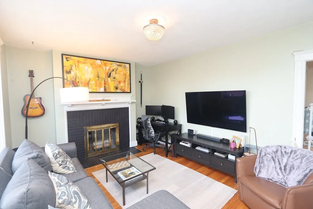 2 bed, 1 bath apartment for rent at 11 Vinal St Unit 12, Brighton — photo 3 of 25
