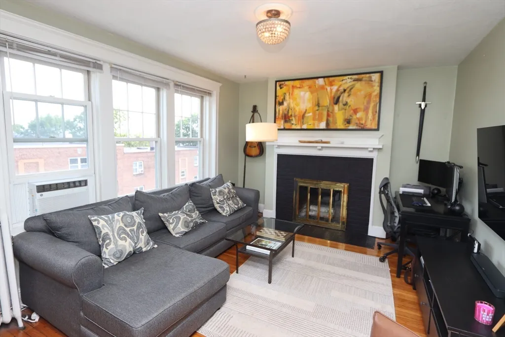 2 bed, 1 bath apartment for rent at 11 Vinal St Unit 12, Brighton — photo 2 of 25