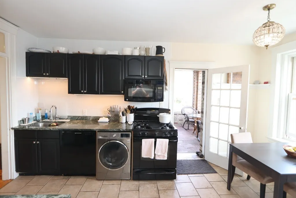 2 bed, 1 bath apartment for rent at 11 Vinal St Unit 12, Brighton — photo 6 of 25