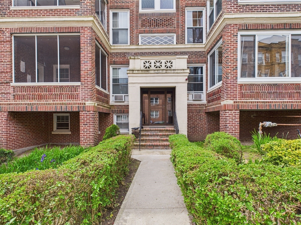 3 bed, 1 bath apartment for rent at 11 Vinal St Unit 5, Brighton