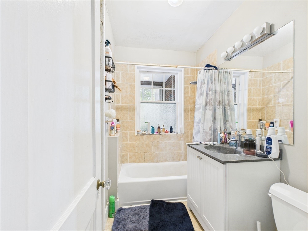 3 bed, 1 bath apartment for rent at 11 Vinal St Unit 5, Brighton — photo 5 of 19