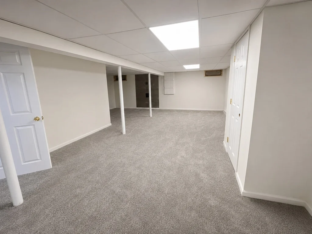 3 bed, 1 bath apartment for rent at 11 Vine St, Oxford — photo 12 of 15