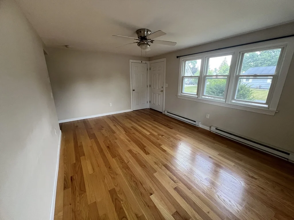 3 bed, 1 bath apartment for rent at 11 Vine St, Oxford — photo 5 of 15