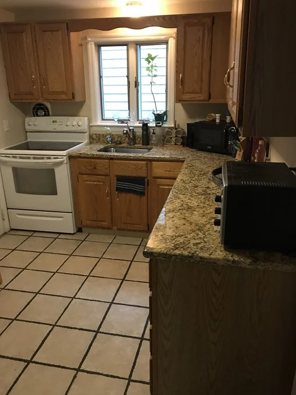 2 bed, 1 bath apartment for rent at 11 Vine St Unit 4, Marblehead — photo 1 of 3
