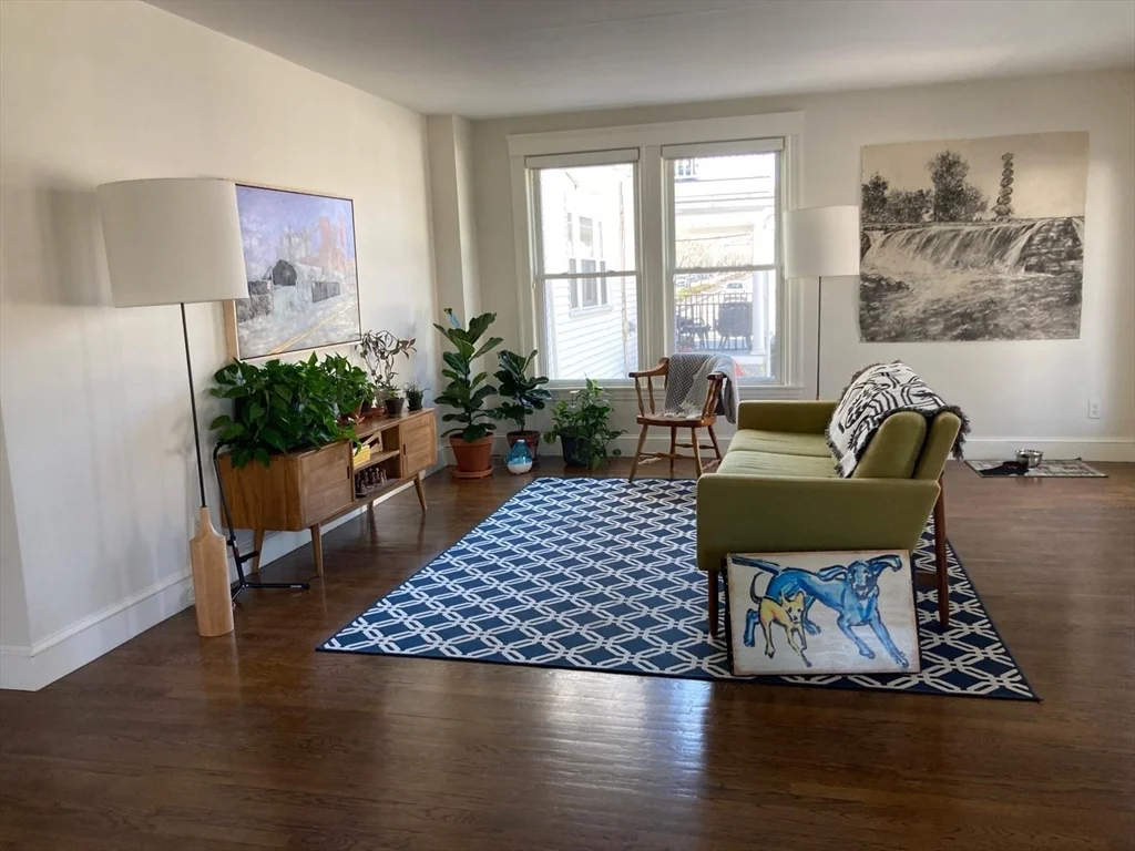 2 bed, 2 bath apartment for rent at 11 W Elm Ave Unit 1, Quincy — photo 2 of 27