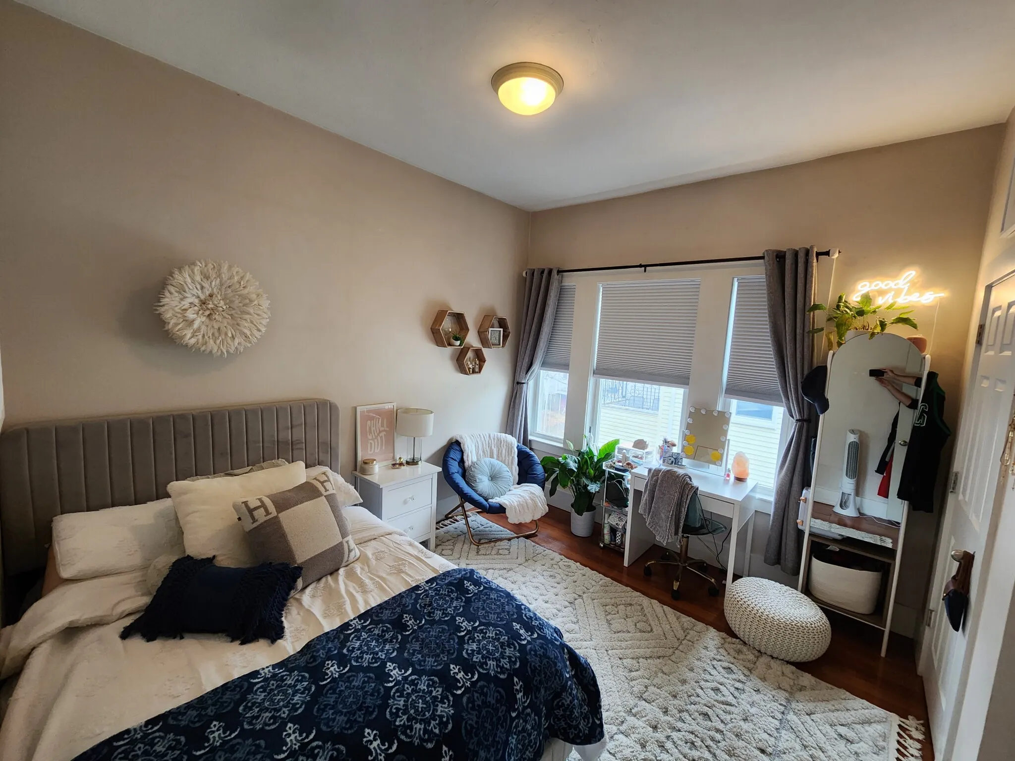 4 bed, 2 bath apartment for rent at 11 Wadsworth St Unit 1, Allston — photo 2 of 12