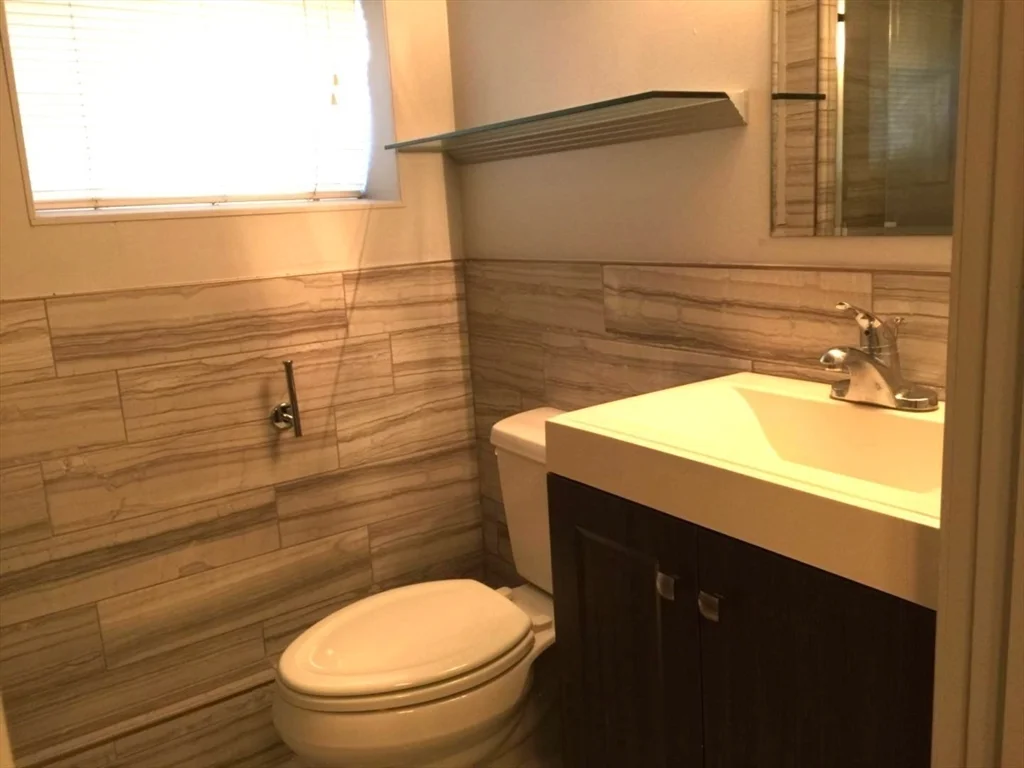 1 bed, 1 bath apartment for rent at 11 Walnut Hill Rd Unit 1, Newton — photo 6 of 10