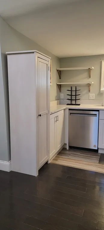 3 bed, 1 bath apartment for rent at 11 Walter Unit 2, Hyde Park — photo 6 of 26