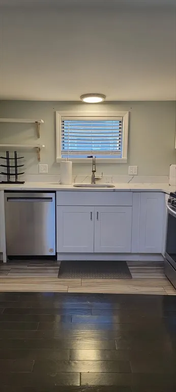 3 bed, 1 bath apartment for rent at 11 Walter Unit 2, Hyde Park — photo 5 of 26