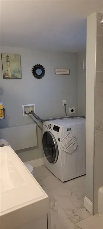 3 bed, 1 bath apartment for rent at 11 Walter Unit 2, Hyde Park — photo 16 of 26
