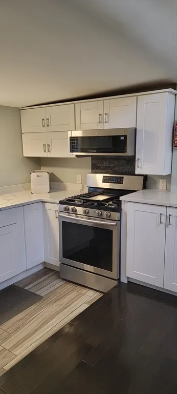 3 bed, 1 bath apartment for rent at 11 Walter Unit 2, Hyde Park — photo 4 of 26