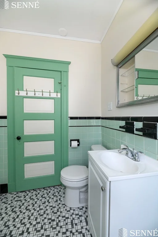 2 bed, 1 bath apartment for rent at 11 Ware St Unit 2, Teele Square — photo 8 of 13
