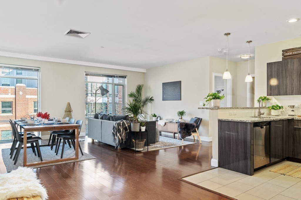2 bed, 2 bath apartment for rent at 11 West Broadway Unit 604, South Boston — photo 3 of 17