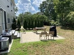 4 bed, 2 bath apartment for rent at 11 Westwood St Unit 11, Newton — photo 5 of 13