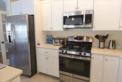 4 bed, 2 bath apartment for rent at 11 Westwood St Unit 11, Newton — photo 3 of 13