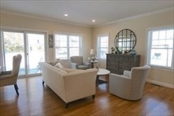 4 bed, 2 bath apartment for rent at 11 Westwood St Unit 11, Newton — photo 1 of 13