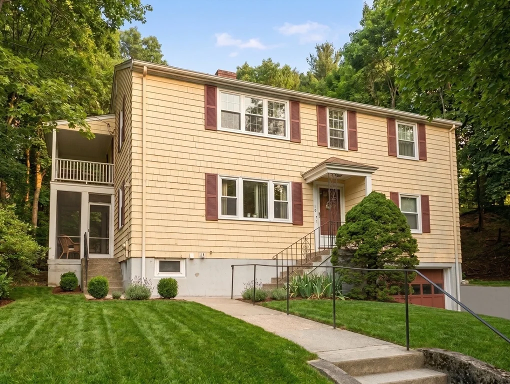 2 bed, 1 bath apartment for rent at 11 Whittemore Rd Unit 11, Newton Corner