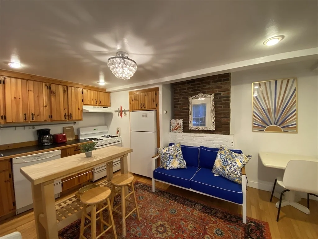 1 bed, 1 bath apartment for rent at 11 William St Unit S, Cambridgeport — photo 4 of 13