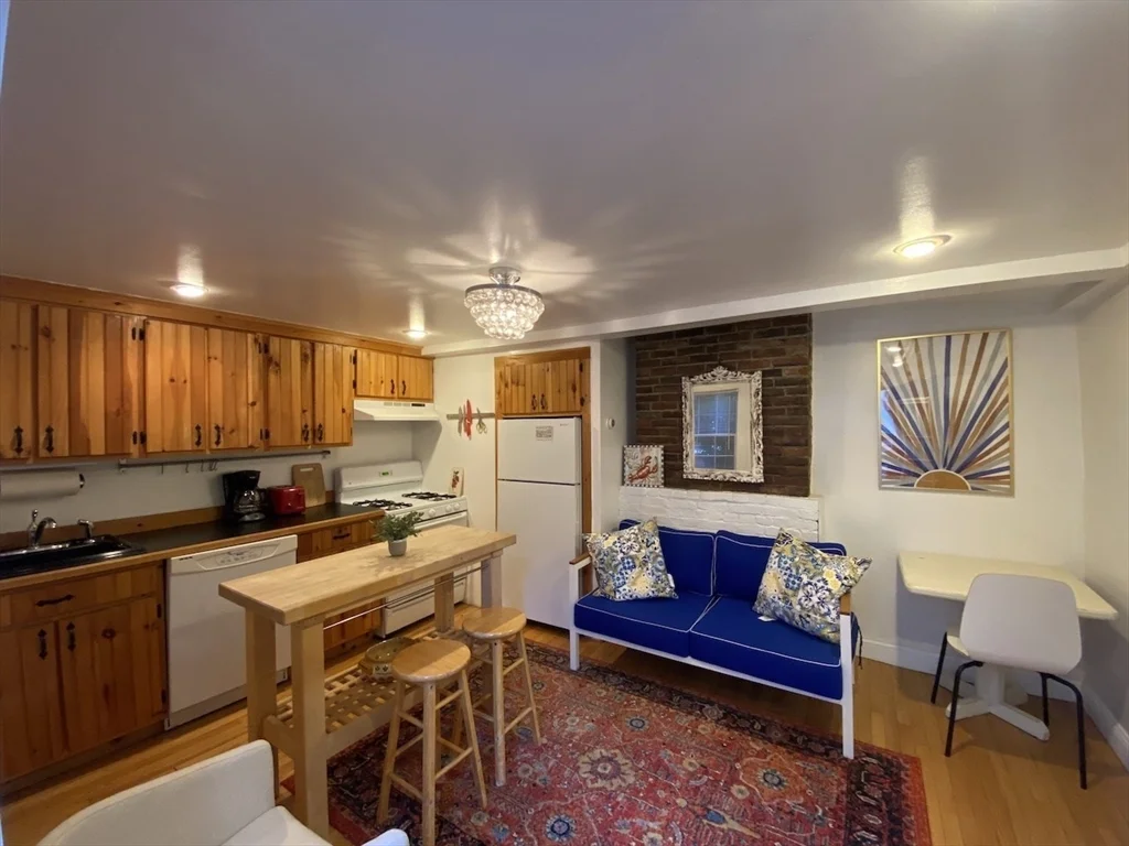 1 bed, 1 bath apartment for rent at 11 William St Unit S, Cambridgeport — photo 2 of 13