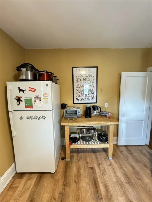 3 bed, 1 bath apartment for rent at 11 Wilson Park Unit 3, Brighton — photo 9 of 22