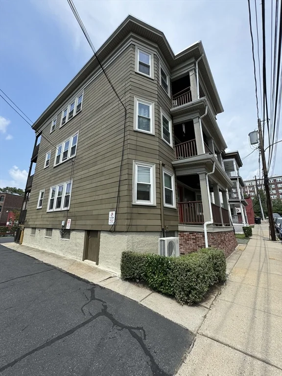 3 bed, 1 bath apartment for rent at 11 Wilson Park Unit 3, Brighton — photo 21 of 22