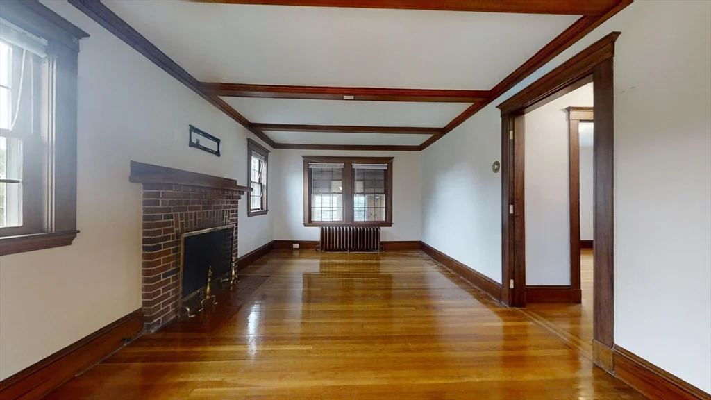 3 bed, 1 bath apartment for rent at 11 Winslow Rd Unit 11, Belmont — photo 3 of 14
