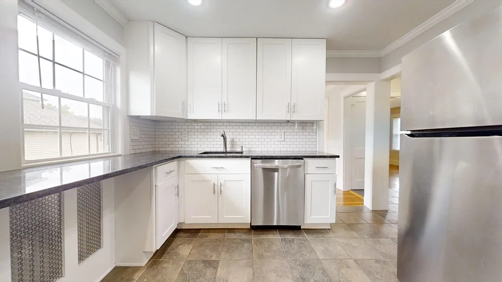 3 bed, 1 bath apartment for rent at 11 Winslow Rd Unit 11, Belmont — photo 12 of 14