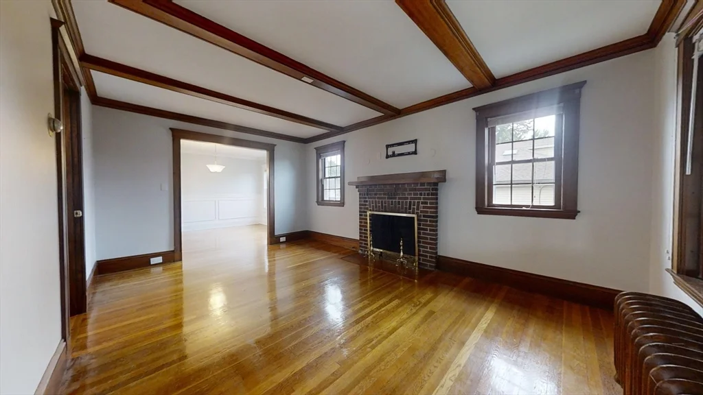3 bed, 1 bath apartment for rent at 11 Winslow Rd Unit 11, Belmont — photo 2 of 14