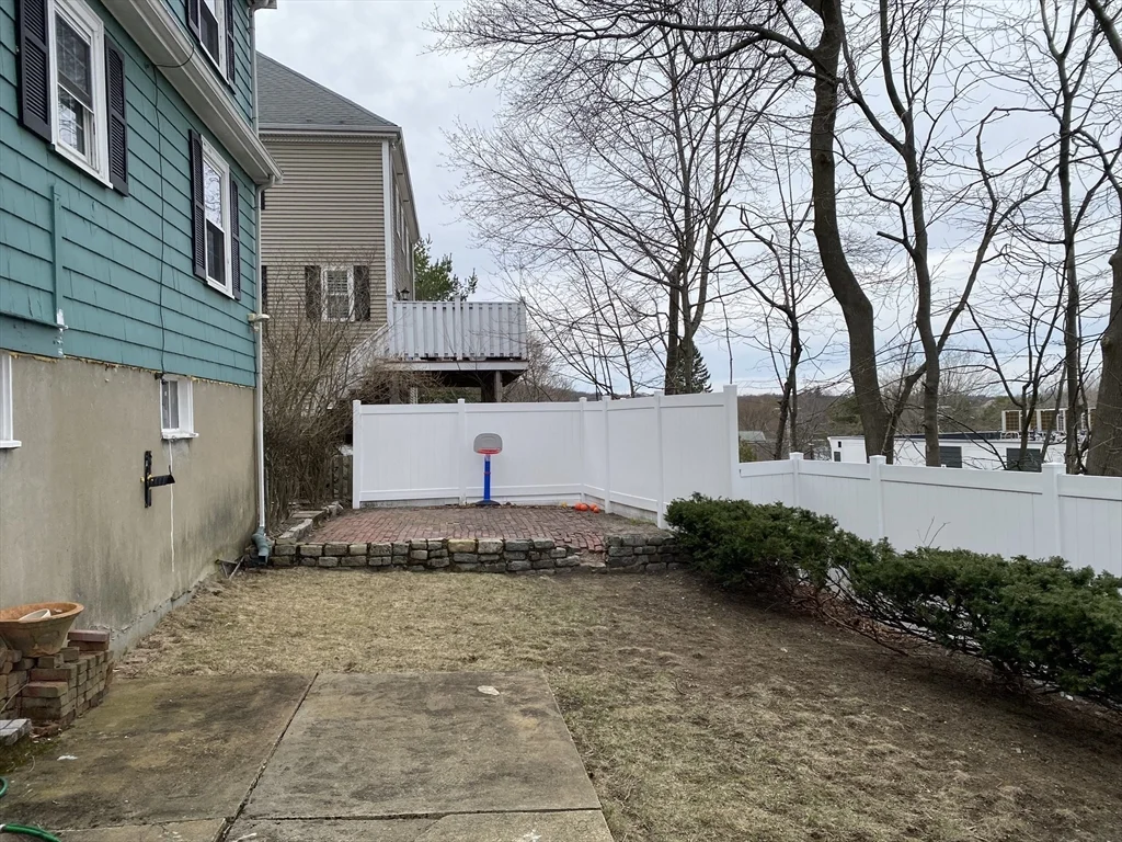 3 bed, 2 bath apartment for rent at 11 Woodbury St, Arlington — photo 17 of 19