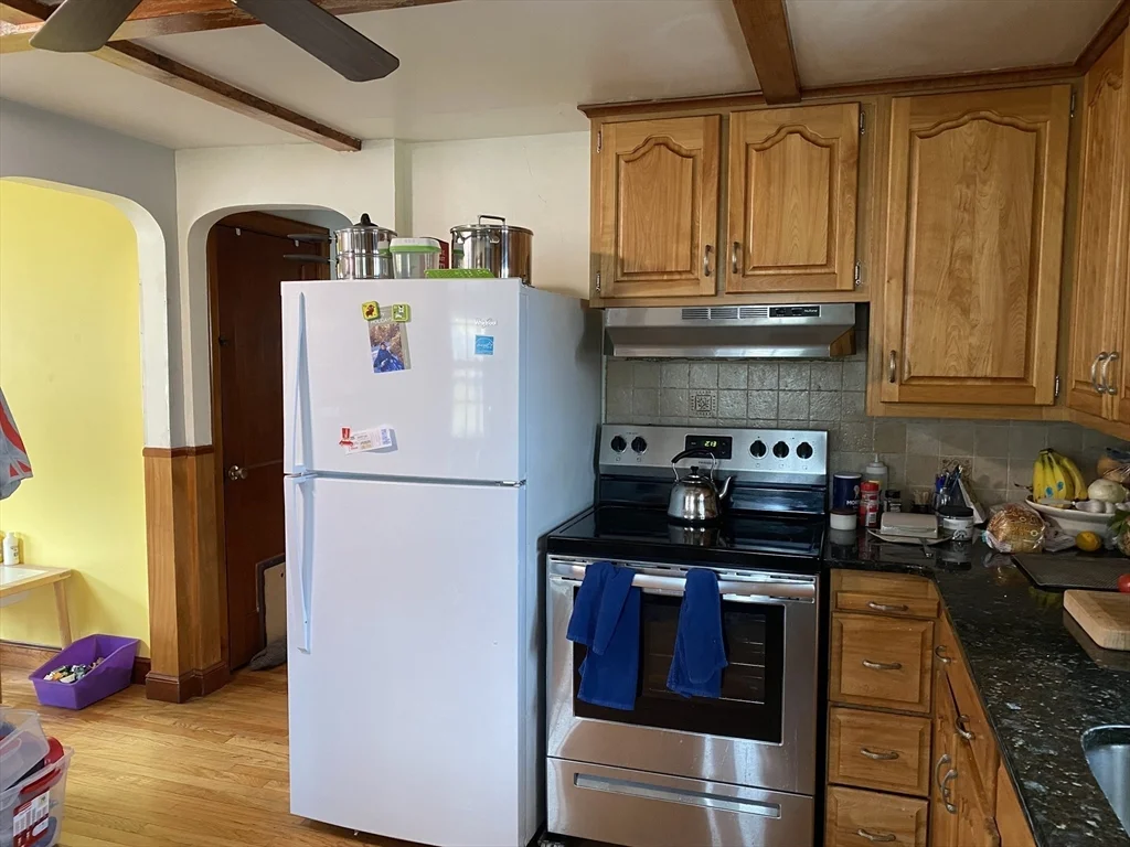 3 bed, 2 bath apartment for rent at 11 Woodbury St, Arlington — photo 4 of 19