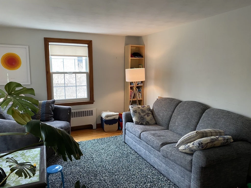 3 bed, 2 bath apartment for rent at 11 Woodbury St, Arlington — photo 6 of 19