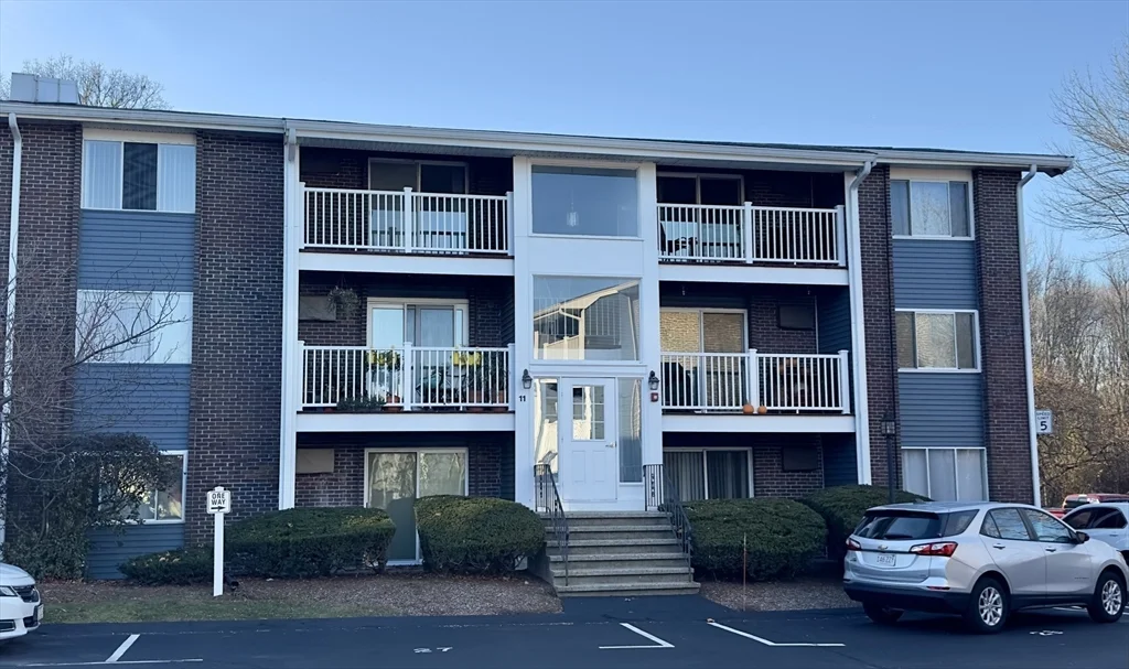 2 bed, 1 bath apartment for rent at 11 Woodcrest Ct Unit 5, Weymouth — photo 7 of 7