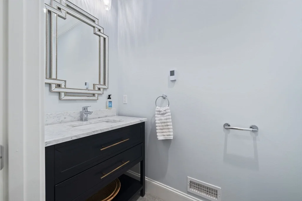 5 bed, 4+ bath apartment for rent at 11 Woodhaven Rd, Waban — photo 14 of 42