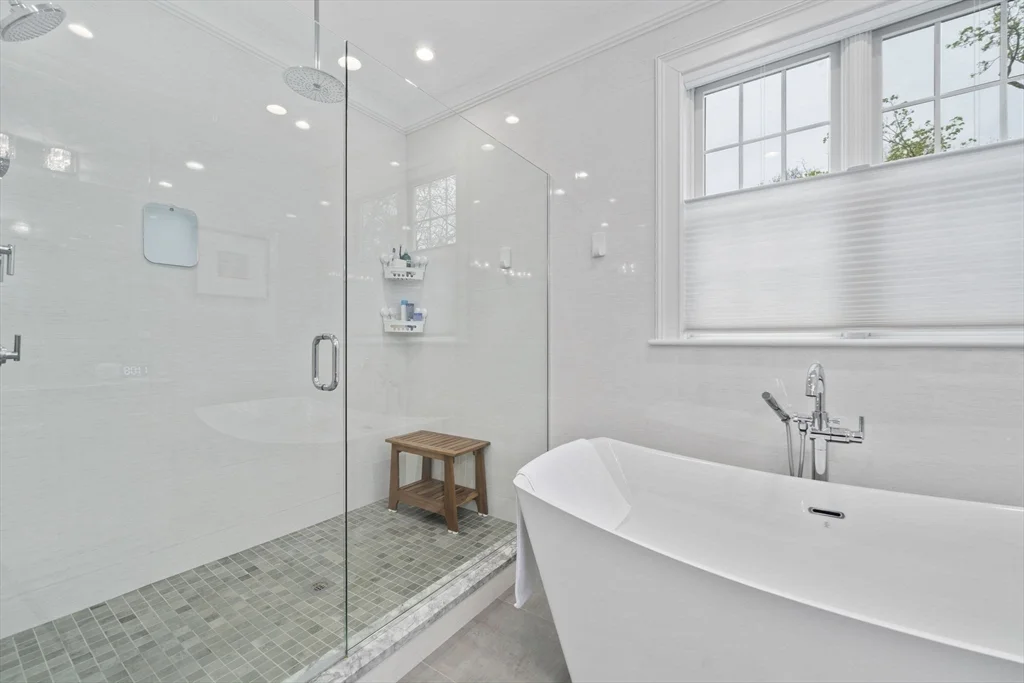 5 bed, 4+ bath apartment for rent at 11 Woodhaven Rd, Waban — photo 20 of 42