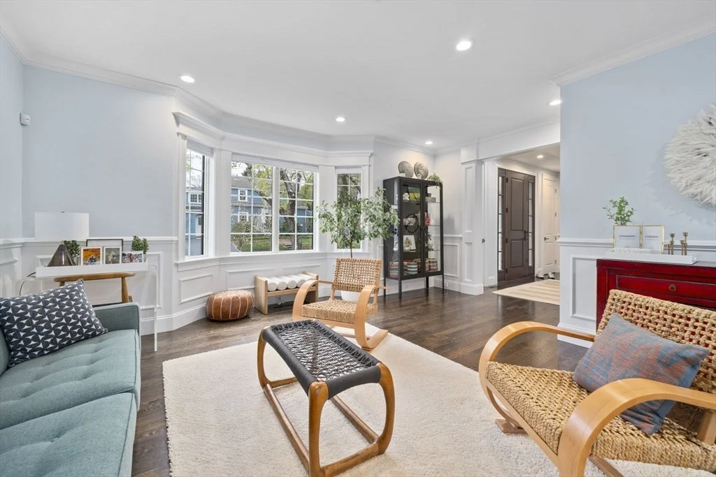 5 bed, 4+ bath apartment for rent at 11 Woodhaven Rd, Waban — photo 6 of 42