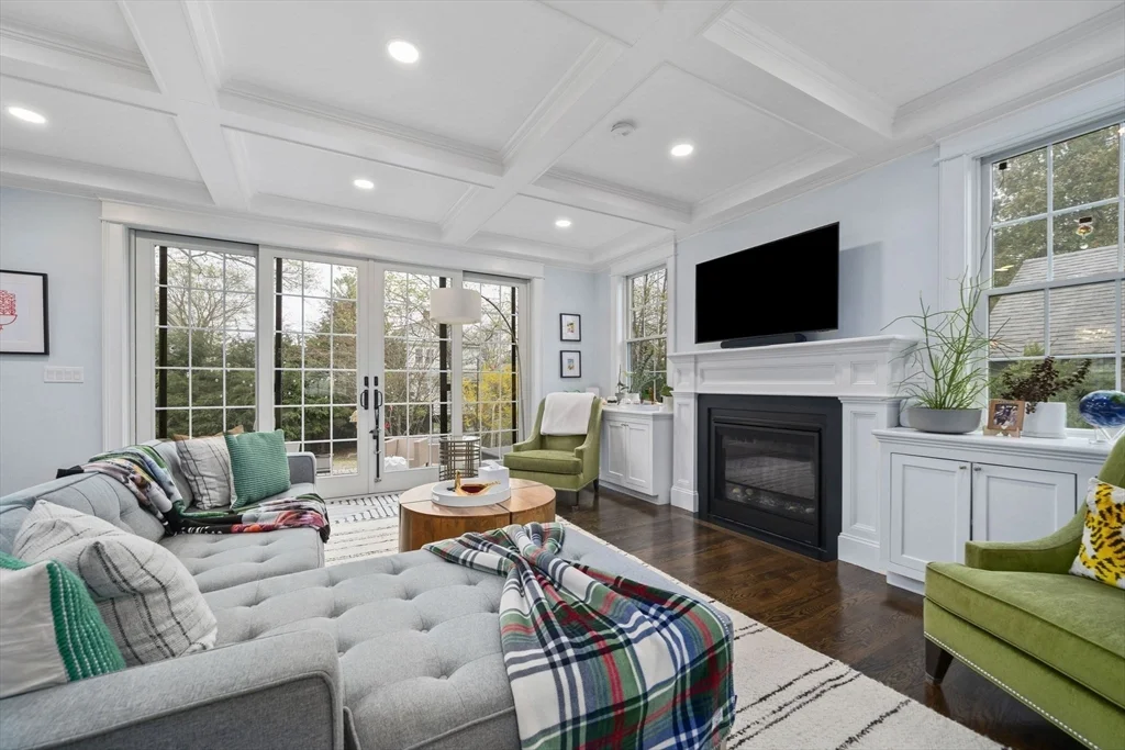 5 bed, 4+ bath apartment for rent at 11 Woodhaven Rd, Waban — photo 3 of 42