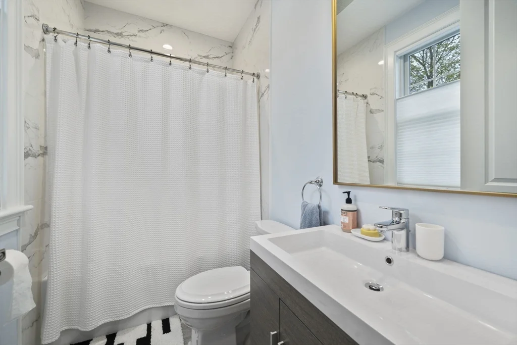 5 bed, 4+ bath apartment for rent at 11 Woodhaven Rd, Waban — photo 25 of 42