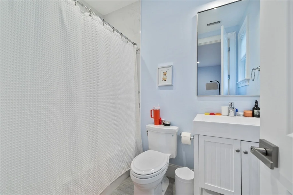 5 bed, 4+ bath apartment for rent at 11 Woodhaven Rd, Waban — photo 28 of 42