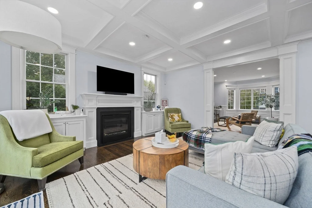 5 bed, 4+ bath apartment for rent at 11 Woodhaven Rd, Waban — photo 2 of 42