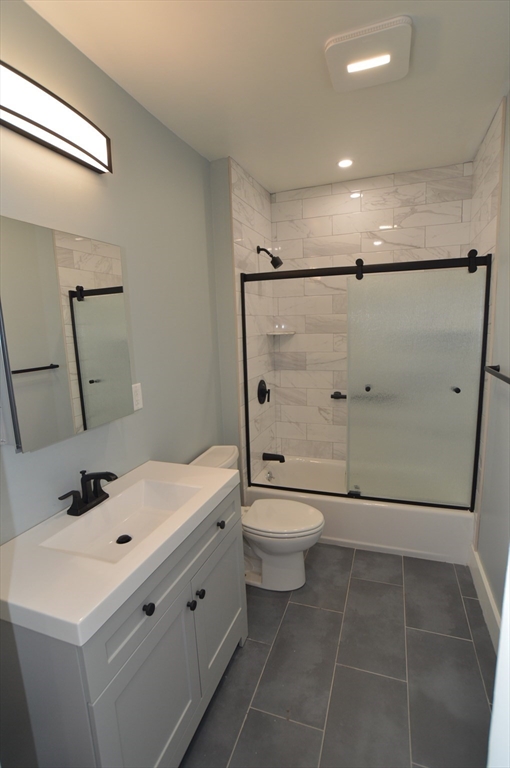 3 bed, 1 bath apartment for rent at 11 Woodland Ave Unit A, Beverly — photo 6 of 17